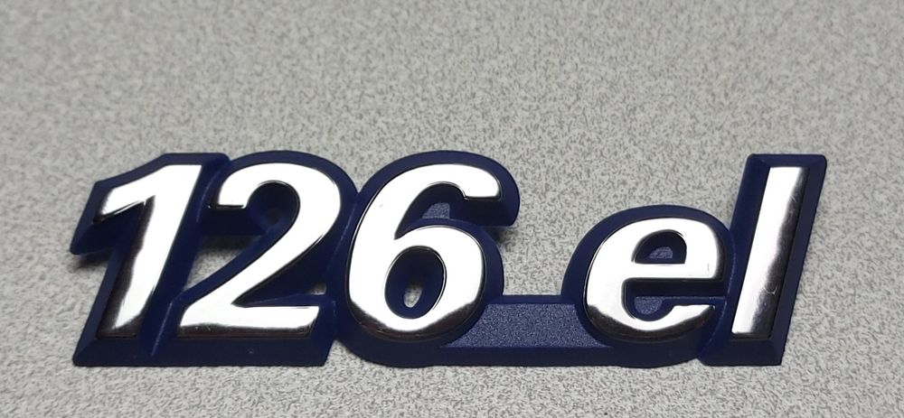 Emblemat pokrywy silnika Fiat 126p Elegant 126 el