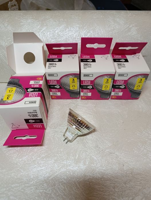 Żarówki LED GU 5.3 4.5W 380Lm