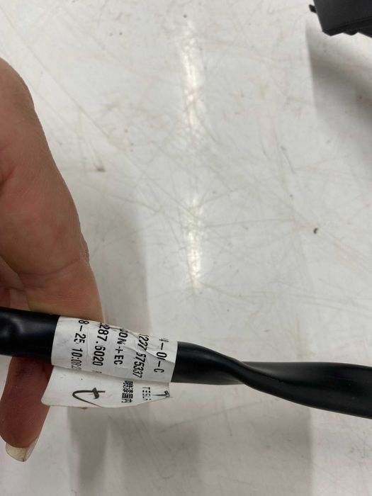 Праве дзеркало заднього виду Tesla Model 3 Lift 21-23. 1592034-00-С