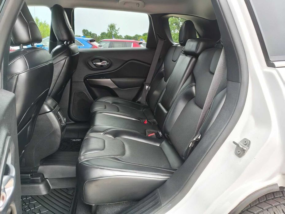 Jeep Cherokee Latitude Plus      2020