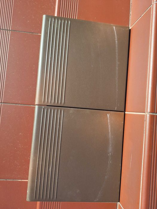 Gres Płytki na schody mrozoodporne brąz ryflowane