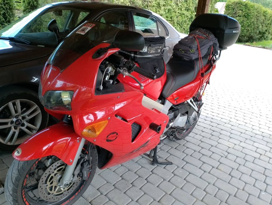 Sprzedam Hondę VFR 800