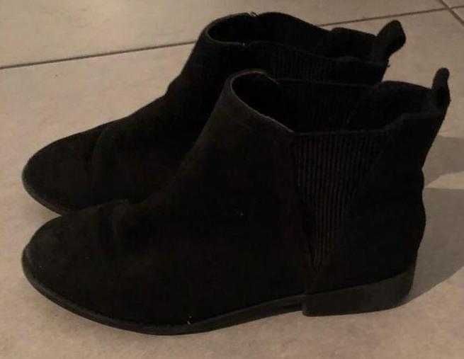 5 pares de botas + sandálias, n.º 37. Portes grátis!