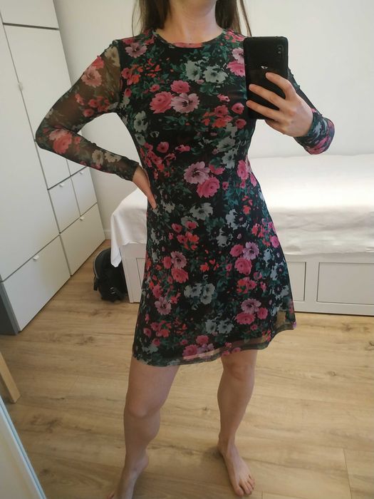 Sukienka Stradivarius print kwiaty siateczka - S