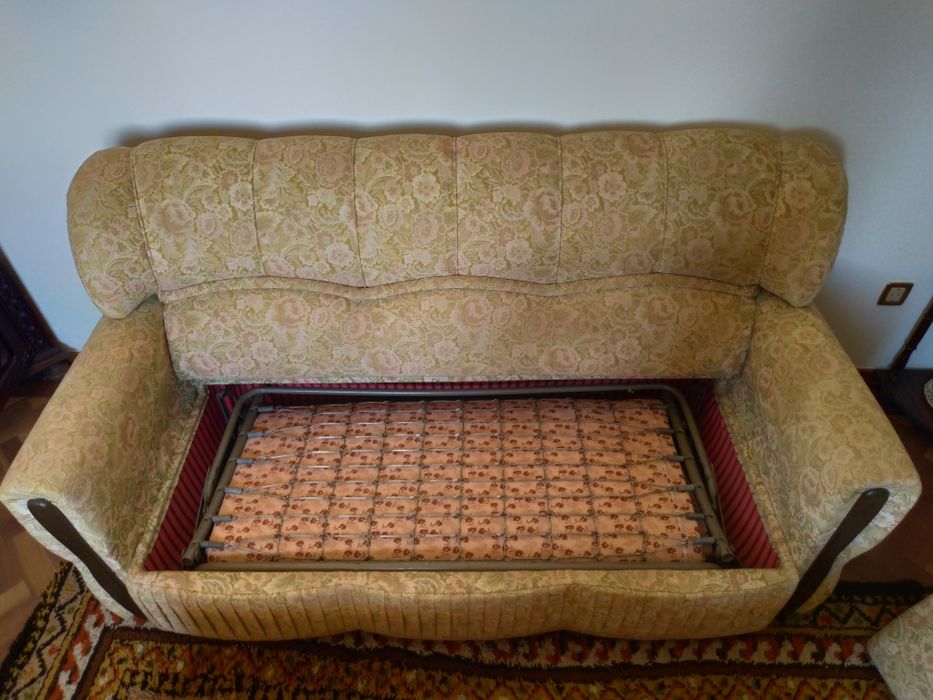 Sofá cama em bom estado