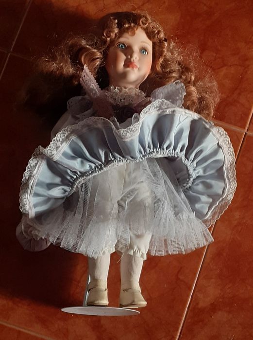 Boneca  em bom estado