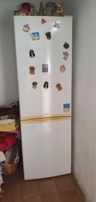 frigorífico Candy  , segunda mão , a funcionar em óptimo estado