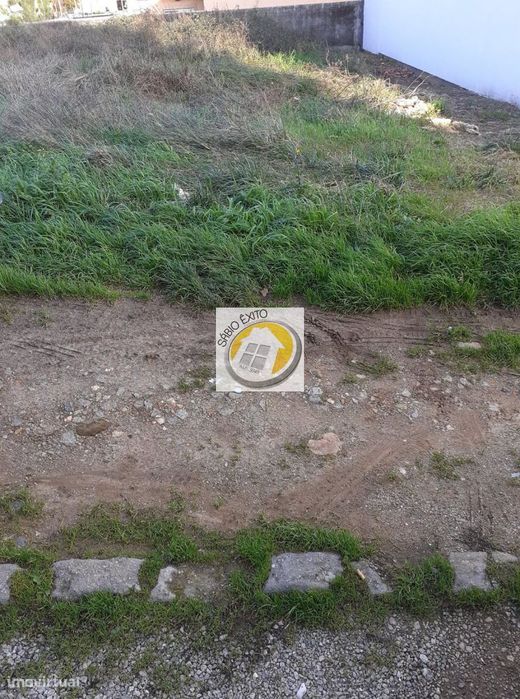 Terreno em Gião, Santa Maria Feira com 300 m2