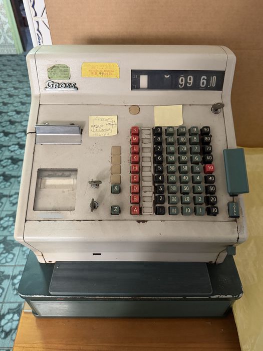 Vendo Máquina registadora antiga