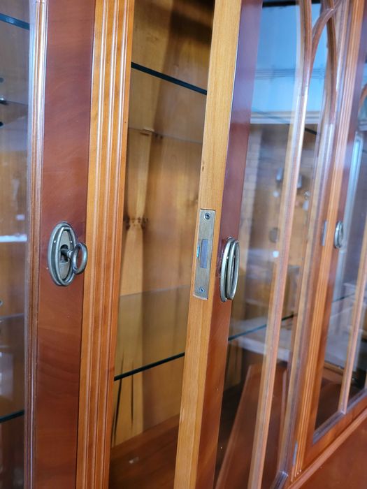 Móvel de sala ou escritório em madeira - óptimo estado e qualidade