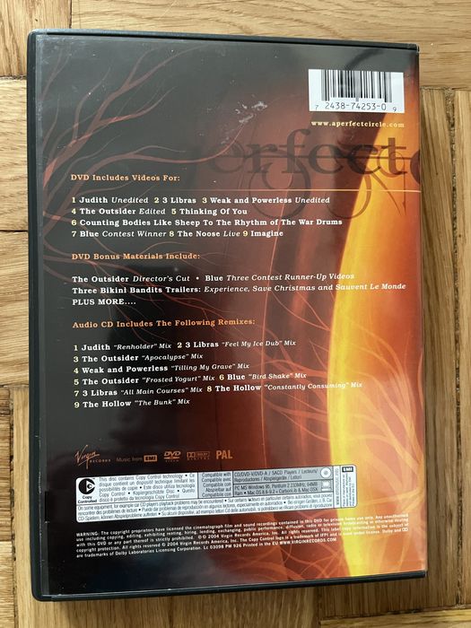 A Perfect Circle aMotion płyta DVD i płyta cd koncertowe 2004 rok Tool