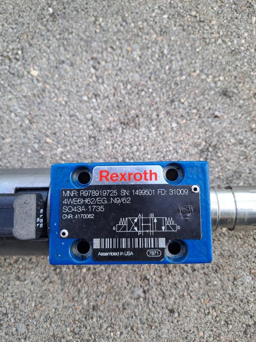Zawór.  hydrałliczny  trzydrogowy Rexroth