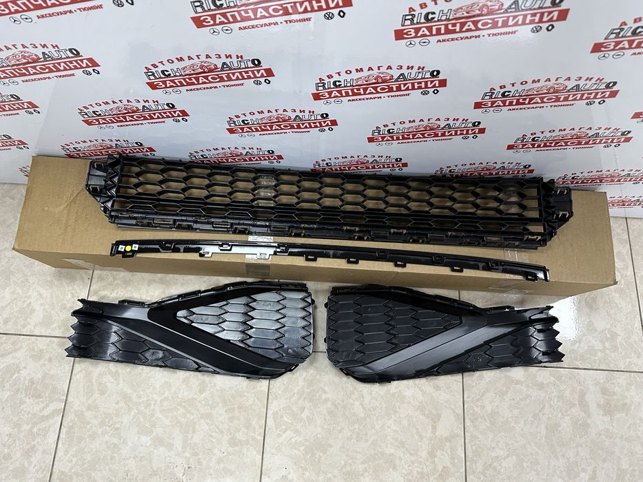Volkswagen Passat R Line решітка бампера