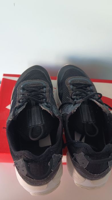 Sneakersy Nike React Live roz.40( zaniżona rozmiar)