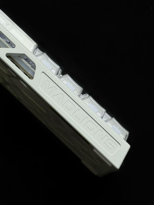 Игровая механическая магнитная клавиатура Madlions mad light 60he