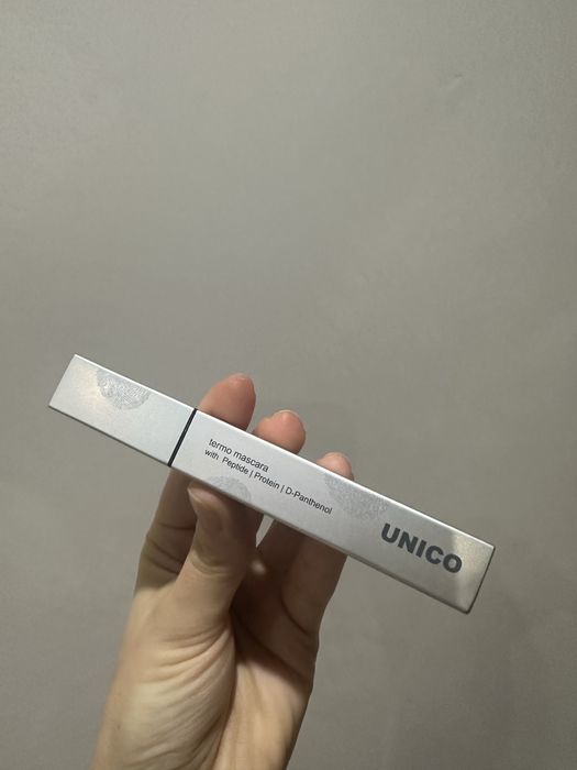 Коричнева туш Uniqo BROWN TERMO MASCARA with peptides