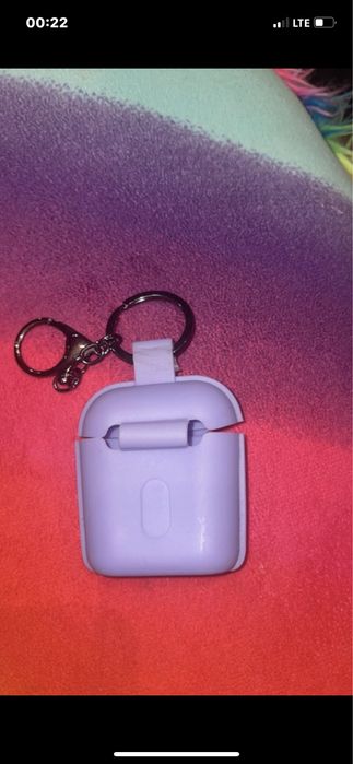 Fioletowe etui na słuchawki AirPods 1/2