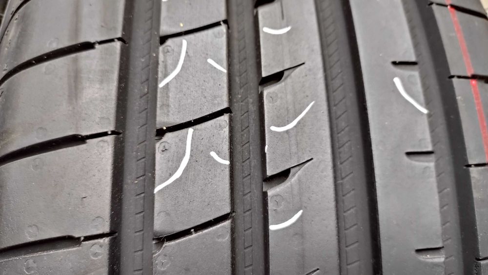 шини 215/45R18. Goodyear. 99% (замінник 225/40/18)