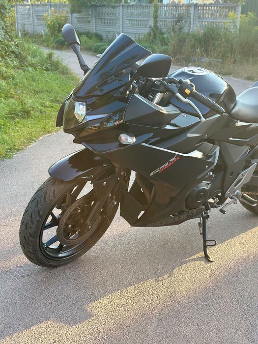 Мотоцикл Suzuki gsx250r
