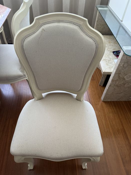 Mesa de Jantar em Mármore Maciço (1,80m x 1,00m)