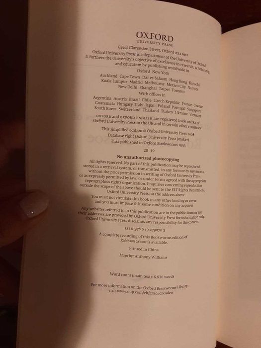 Livro "Robinson Crusoe" em inglês