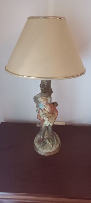 Dois candeeiros de mesa