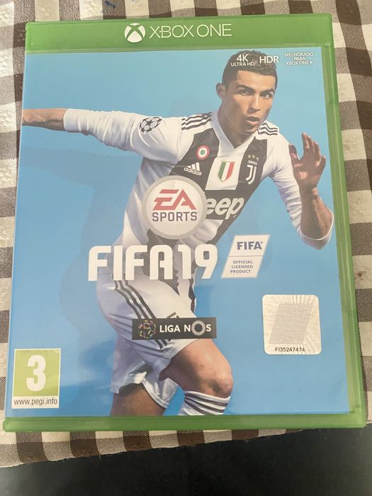 Xbox 360 one 500 GB + 7 jogos + 2 comandos