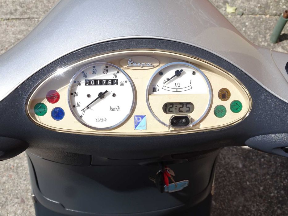 Vespa ET2 , 50 , 2002r Przebieg 1770 km !!! Super Stan ! ET