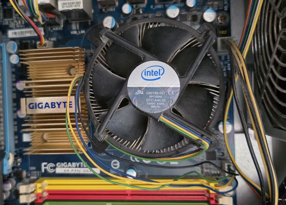 Комп'ютер на запчастини