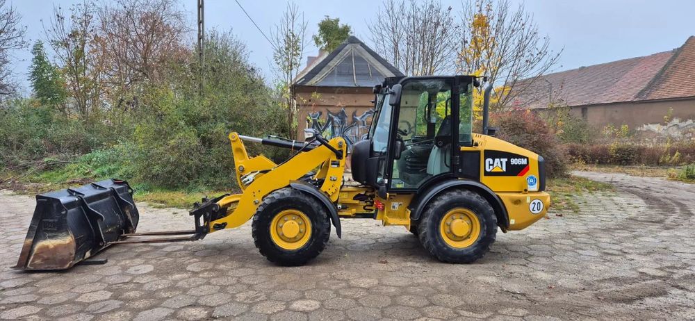 Caterpillar 906 M  ładowarka kołowa Cat 906 M sprowadzona 4W1