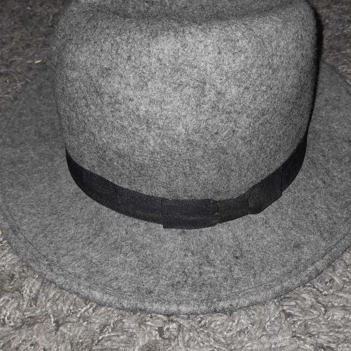Капелюх сірого кольору шерсть, стан чудовий, ціна 155 грн, перешлю олх