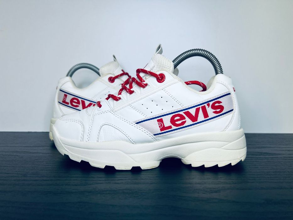 Кросівки Levis 37р 23.5см