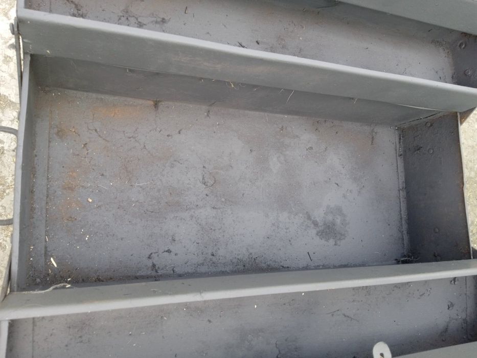 Металлический ящик для инструментов