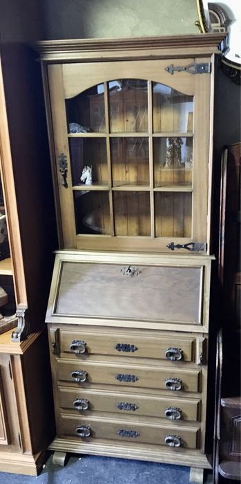 Escrivaninha com vitrine antiga rustica