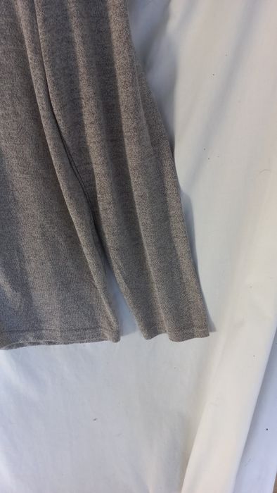 Túnica cinza com fecho costas