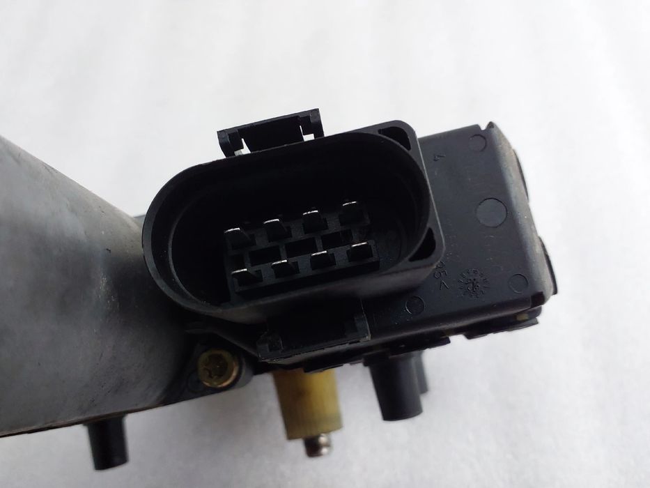 Motor vidro frente esquerdo AUDI A4 Avant (8D5, B5)