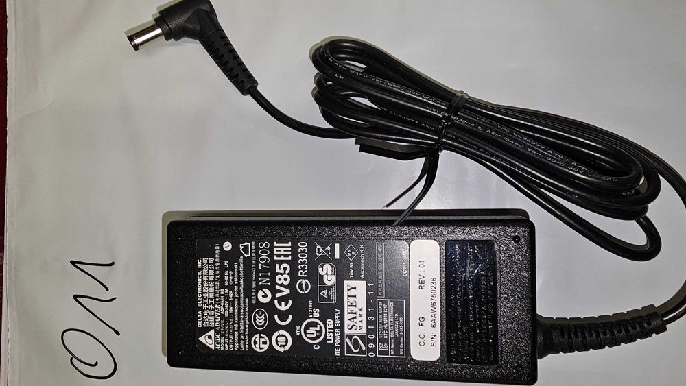 Zasilacz laptopa 19V/3,42 A ładowarka 011