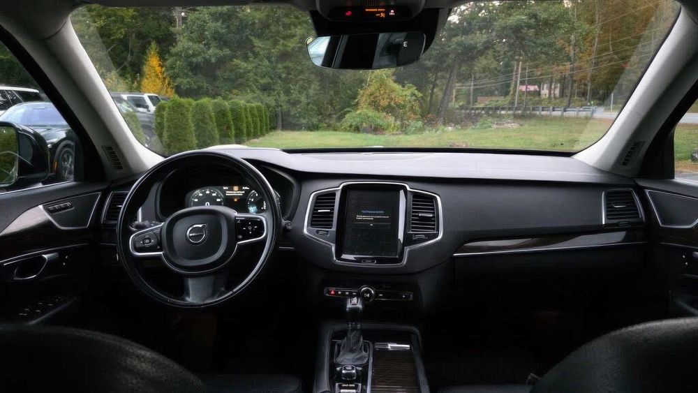 Volvo XC90 T6 Momentum      2019