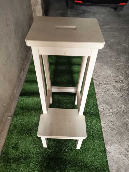 Banco expositor para lojas