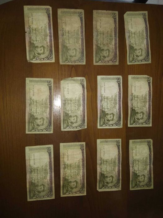 Lote 12 notas de vinte escudos de 1964