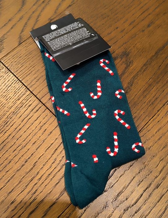 Świąteczne skarpetki z motywem lasek cukrowych