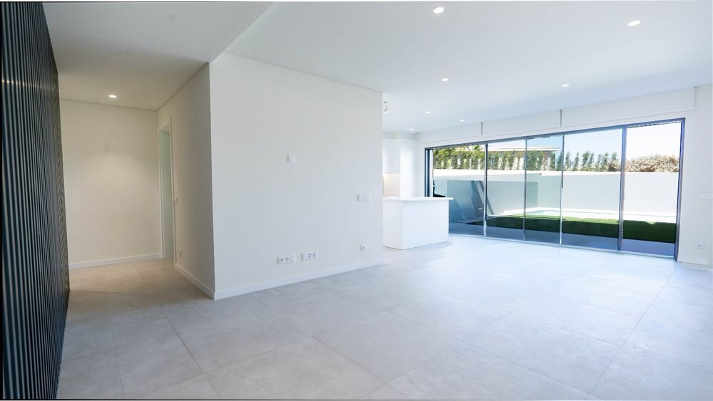 Villa V4 de com  Piscina Privada em Faro