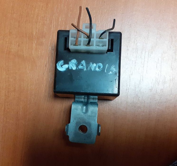 Przekaźnik poziomu oleju Mitsubishi Nr.28