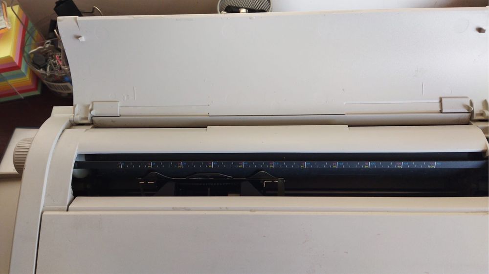 Maquina de escrever antiga