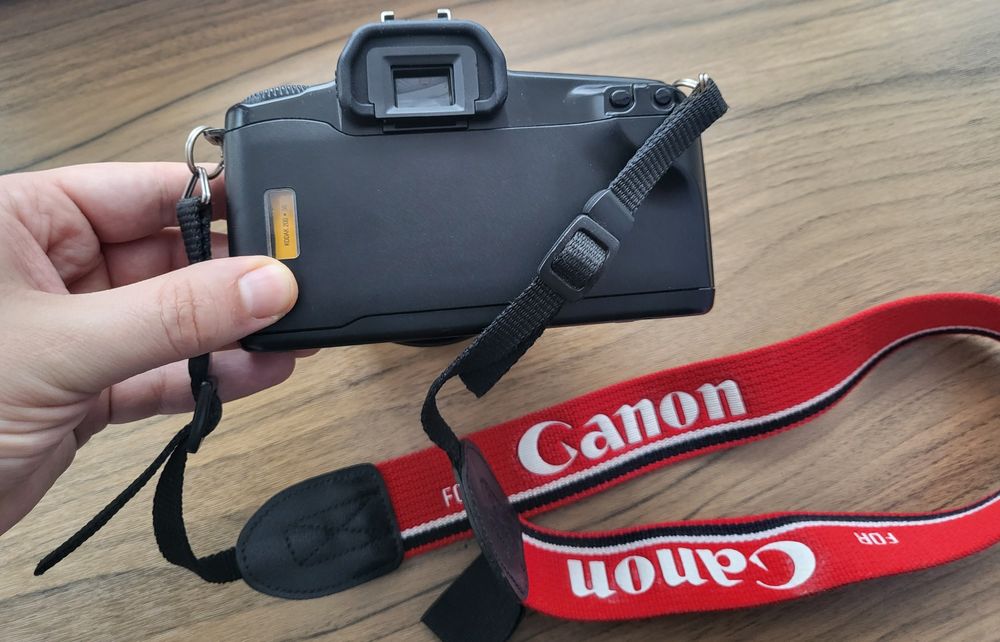 Продам плівковий фотоапарат Canon Rebel