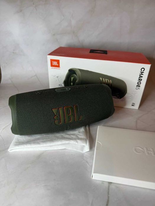 Новая колонка JBL Charge 5 Green
