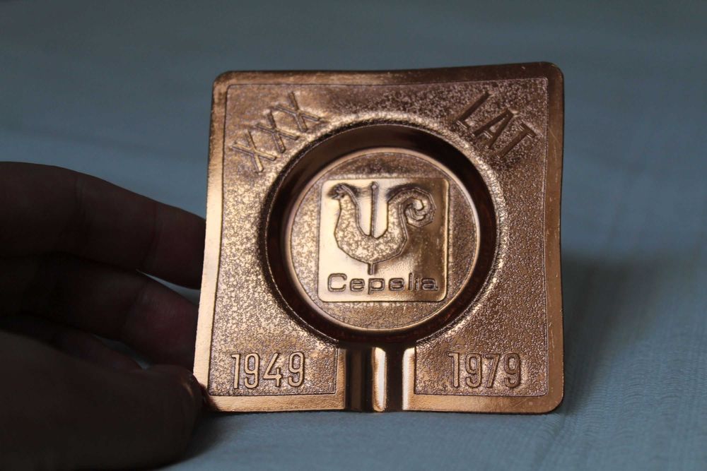 popielniczka Cepelia PRL lata 70 nieużywana stara metal metalowa