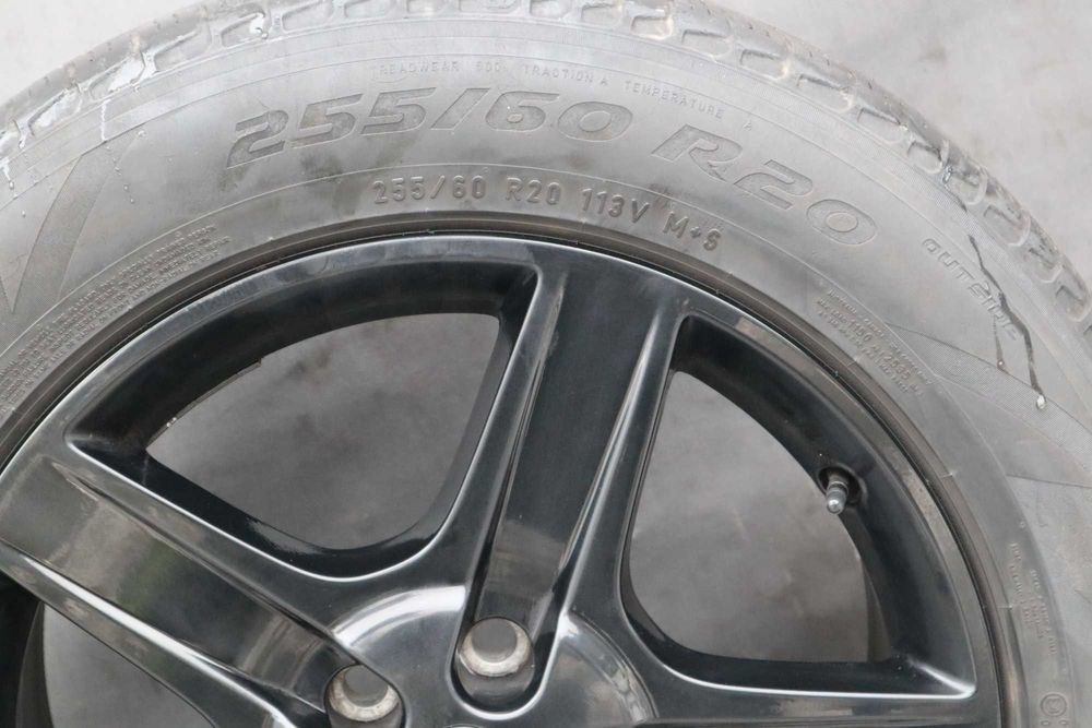 Felgi Koła LAND ROVER DEFENDER 20 CALI 5x120 8,5J OE M+S Pirelli