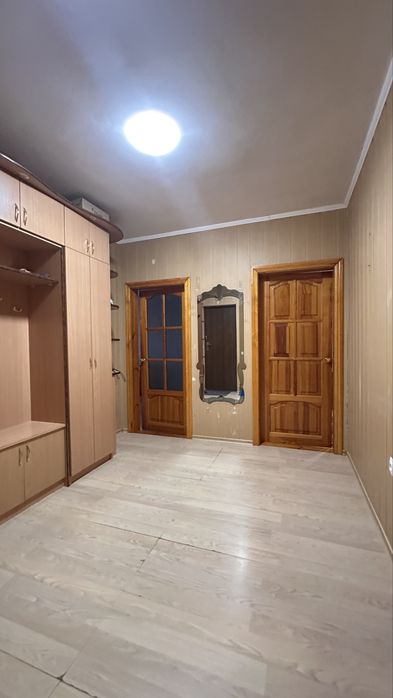 Продаж 3к  мікрорайон озерна