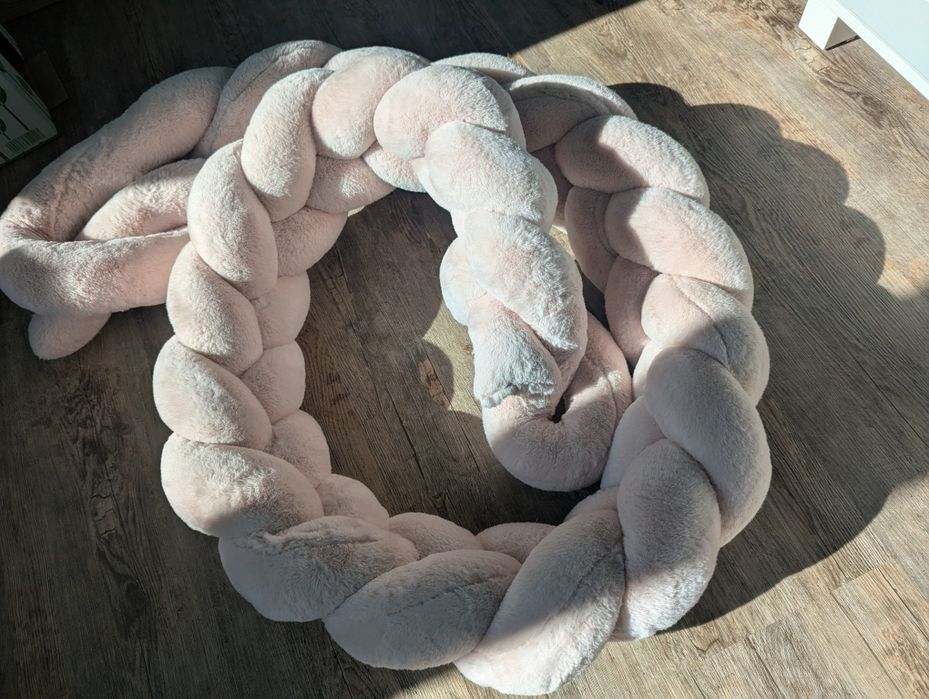 Warkocz do łóżeczka